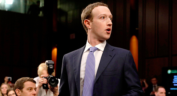 מארק צוקרברג מייסד פייסבוק מעיד בפני הסנאט בפרשת קיימברידג