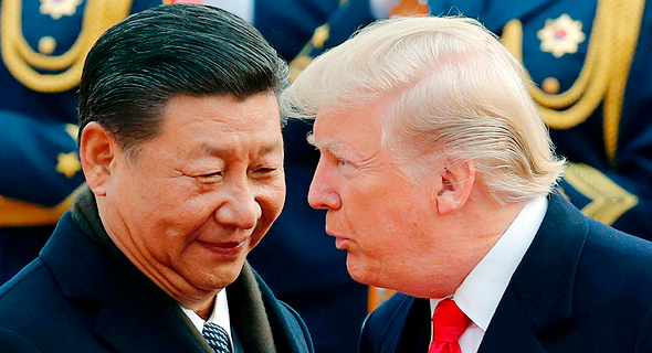 נשיא ארה"ב דונלד טראמפ ונשיא סין שי ג'ינפינג. מוריד את המסך