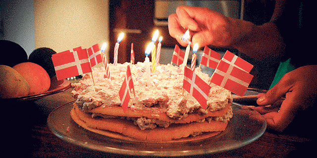 מזל טוב ממדינה מאושרת: שולחן יום הולדת מדנמרק יככב ב&quot;צבע טרי&quot; 