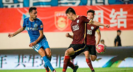  Israeli midfielder Eran Zahavi in the Chinese Soccer League Photo: Nadav Zenziper
