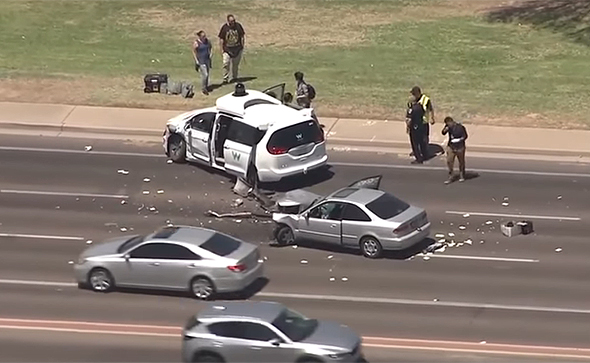 תאונה רכב אוטונומי של וויימו ב צ'נדלר אריזונה, צילום: youtube