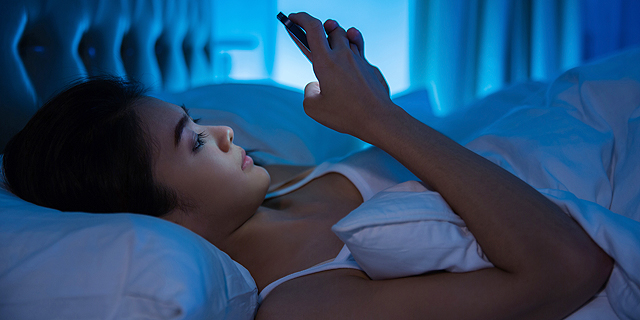 העובדים באמזון ואינטל לא ישנים טוב בלילה; בפייסבוק דווקא קל להם יותר להירדם