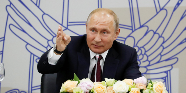 פוטין מכריח את אזרחי רוסיה להשתמש באפליקציות רוסיות בסמארטפונים 