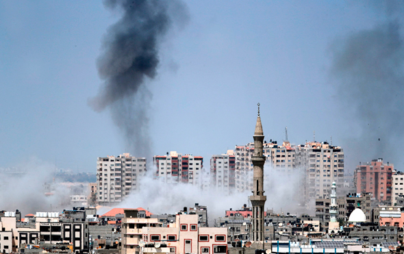 הפצצה ישראלית בעזה לפני שעה קלה