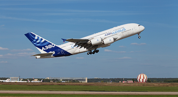המראה מטוס נוסעים איירבוס A380, צילום: שאטרסטוק