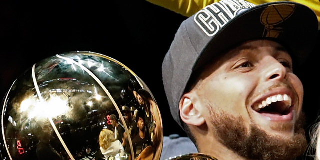 כוכב ה-NBA סטף קרי נכנס לעולם הקריפטו – איך הגיבו העוקבים בטוויטר?