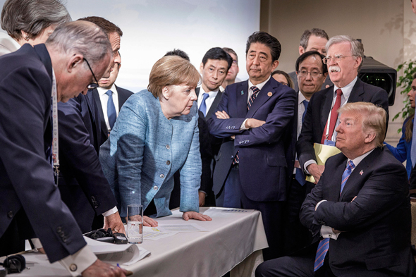 טראמפ ומנהיגי מדינות ה-G7. "דובי לא-לא" שקנה את בדידותו ביושר