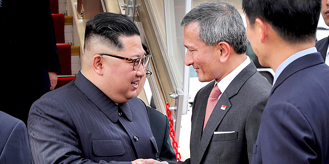 שליט סינגפור לי סיין לונג ומנהיג צפון קוריאה קים ג