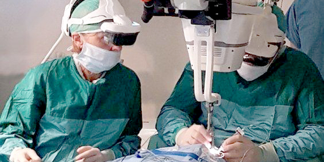 Company Developing AR Headset for Surgeons Raises &#036;11.5 Million