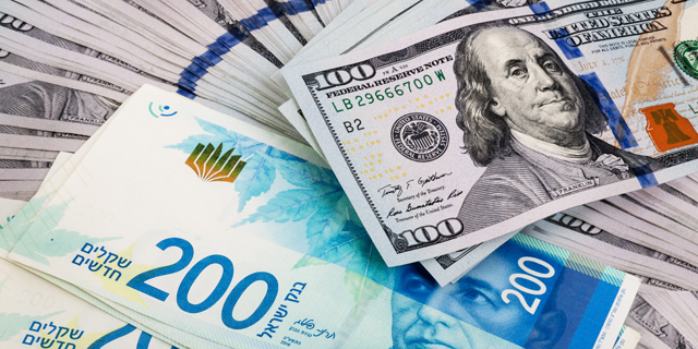מסע הקניות של בנק ישראל מניף את הדולר לשיא של חודשיים
