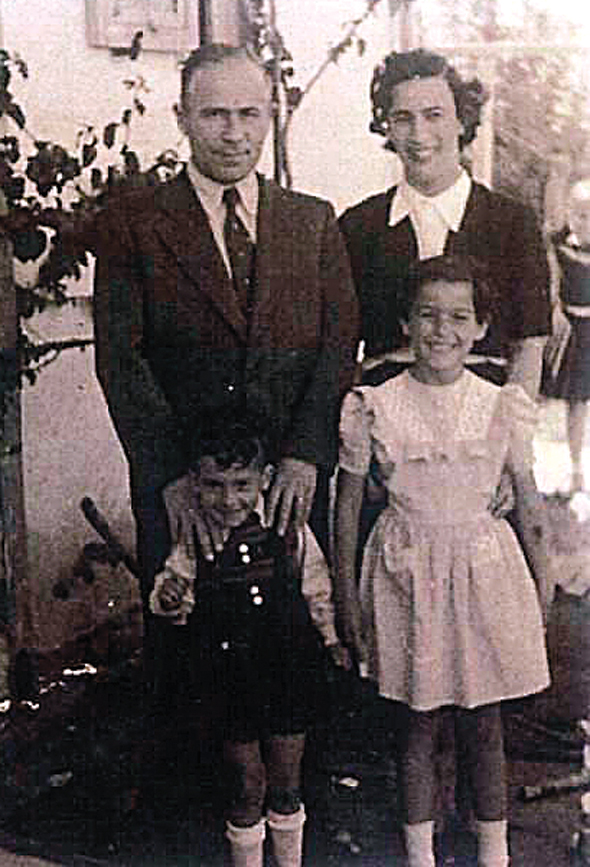 ריכטר בילדותה עם הוריה