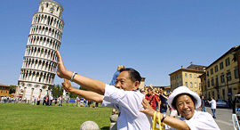 Chinese tourists, Pisa, Italy. Photo: Getty Images