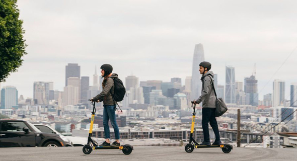 רוכבים על קורקינטים חשמליים שיתופיים בסן פרנסיסקו (ארכיון), צילום: skip