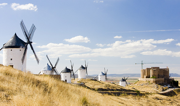 קסטיליה לה מנשה. האיזור ידוע בתחנות הרוח הרבות שממוקמות בו, צילום: שאטרסטוק