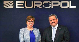 Catherine De Bolle and Ronern Alsheich. Photo: Europol