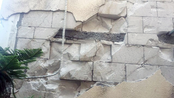 נזק שנגרם למבנה בטבריה מרעידת אדמה בתחילת החודש, צילום: רועי רובינשטיין