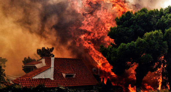 האש מתפשטת במהירות, צילום: איי אף פי