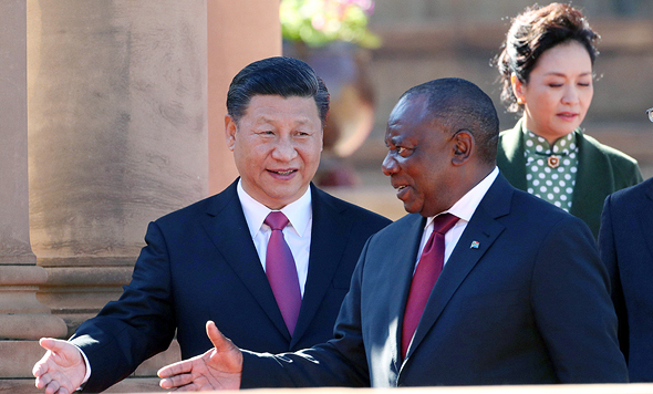  נשיא דרום אפריקה סיריל רמפוזה ונשיא סין שי ג'ינפינג (ארכיון)