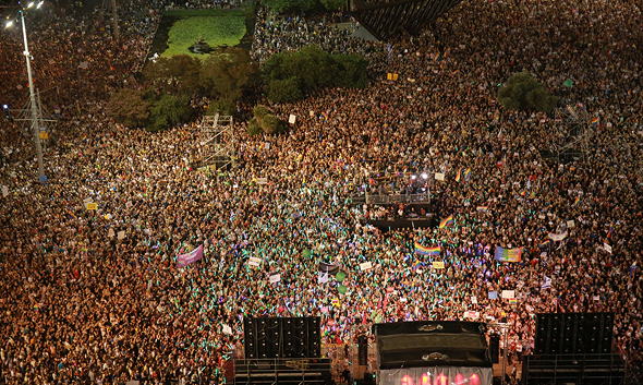 הפגנת השוויון בכיכר רבין ביום חמישי האחרון. 80 אלף משתתפים, צילום: אדם קפלן