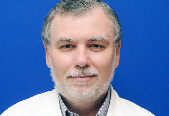 פרופ' פיני הלפרן, מנהל המחלקה לרפואה דחופה במרכז הרפואי סוראסקי