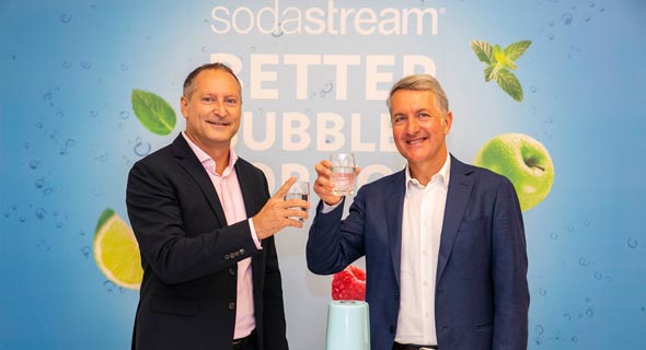 SodaStream CEO Daniel Birnbaum (left) and PepsiCo CEO Ramon Laguarta. Photo: Eran Lamm