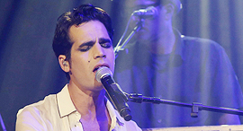 Israeli musiciam Aviv Geffen. Photo: Elad Gershgoren