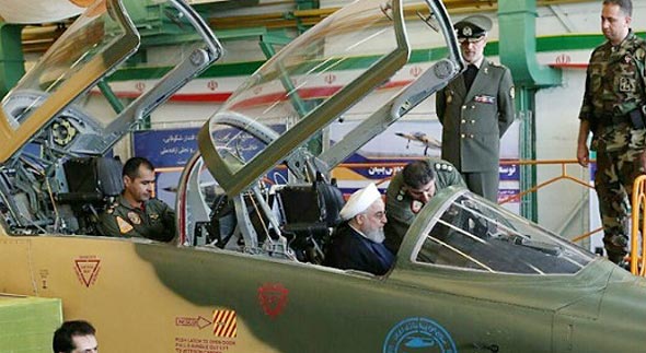 נשיא איראן מצטלם בתוך המטוס החדש