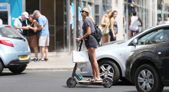 An electric scooter in Tel Aviv. Photo: Orel Cohen