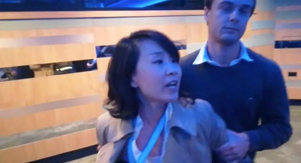 עיתונאית סינית מורחקת מכינוס המפלגה השמרנית בבריטניה
