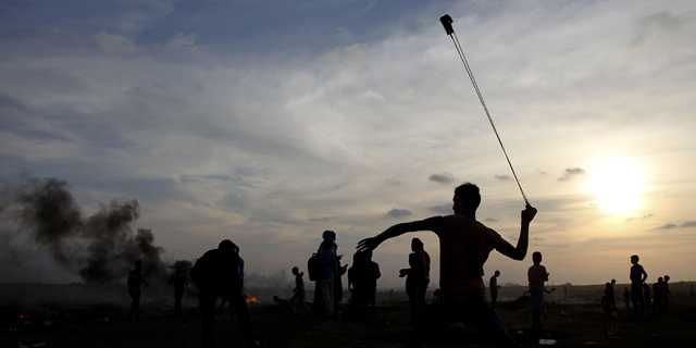 הפלסטינים מדווחים: צה&quot;ל תקף בעקבות שיגור הרקטה