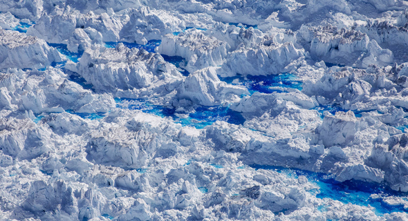 קרחונים נמסים בגרינלנד