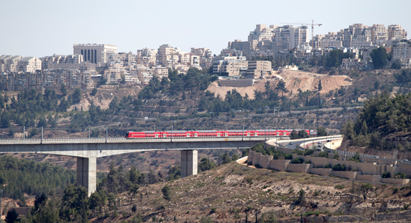 The express train in the Jerusalem mountains. Photo: Amit Shabi