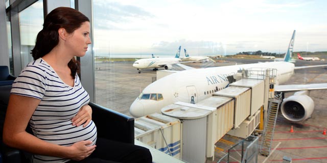 מטען עדין במיוחד: עד מתי זה בטוח לטוס כשאת בהריון? 