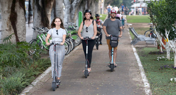 Electric scooters in Tel Aviv. Photo: Orel Cohen