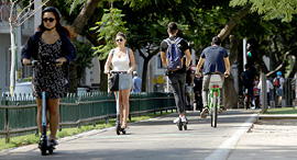 Electric scooters in Tel Aviv. Photo: Amit Sha'al