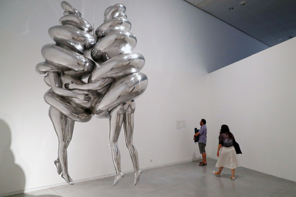 "שניים". התערוכה של לואיז בורז'ואה. "תמיד חלמתי לאצור תערוכה שלה"