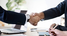 Handshake. Photo: rawpizel/Pixabay