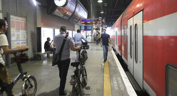 אופניים ברכבת ישראל, צילום: ירון ברנר 