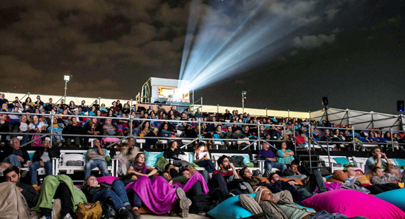 הקרנה מתחת לכיפת השמים ב"סרטים בערבה" 2017. אלטרנטיבה לפסטיבלים הגדולים, צילום: אדוארד קפרוב
