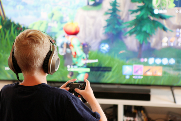 A child playing a video game. Photo:Shutterstock