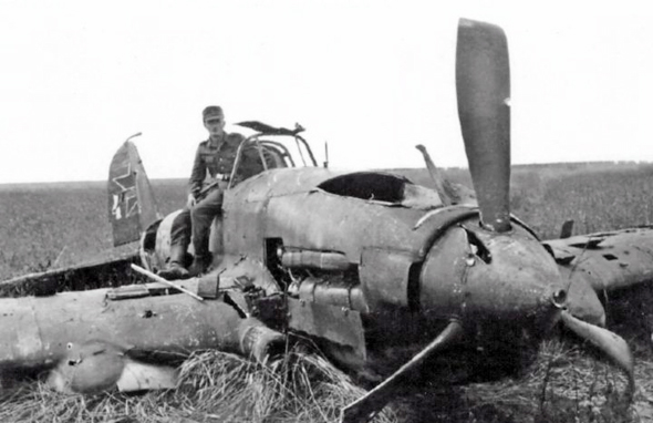 מטוס רוסי מדגם איליושין il2, שהופל באש גרמנית