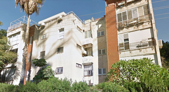 הבניין ברחוב בראשית ברמת השרון. במה אשמים הדיירים?, צילום: Google Street View
