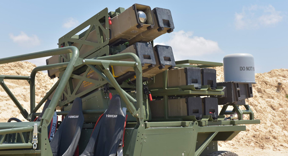 רכב תומקאר נושא שמונה טילי ספייק NLOS של רפאל. כלי הנשק נעשים חכמים יותר, אבל גם יקרים יותר