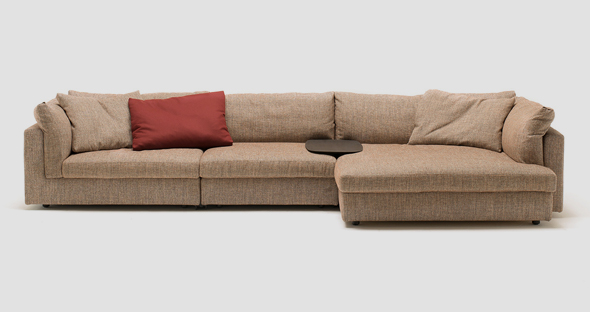 ספה מדגם Floyd בעיצוב ליסוני. חזרה לצבעים בהירים, צילום: Cesare Chimenti