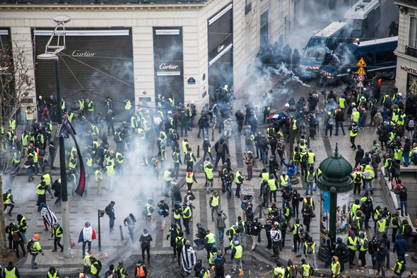 מהומות בפריז, צילום: אי פי איי