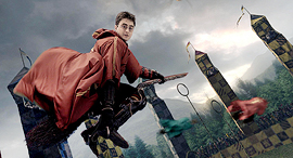 Quidditch. Image: Warner Bros.