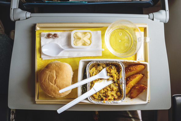 אוכל במטוס טיסה תעופה, צילום: שאטרסטוק