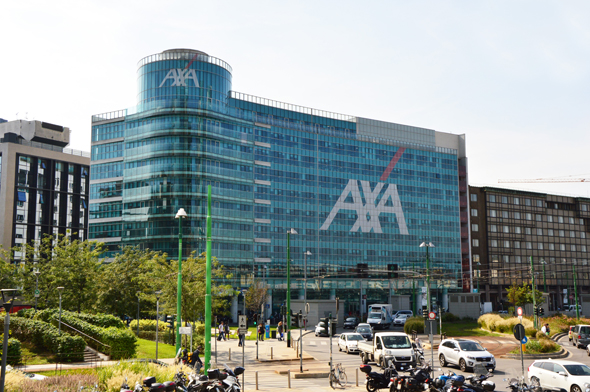 משרדי חברת ביטוח AXA , צילום: שאטרסטוק