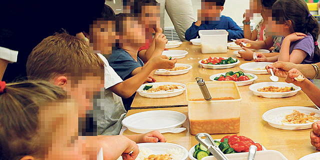 ארוחה בגן ילדים, צילום: עטא עוויסאת