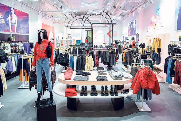 A fashion retail shop in Israeli town Ashdod. Photo: Camilla Simone